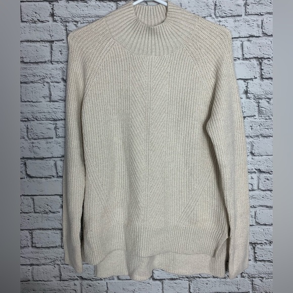Denver Hayes  Women’s Neutral Toned Casual Sweater Size Medium - Picture 2 of 6